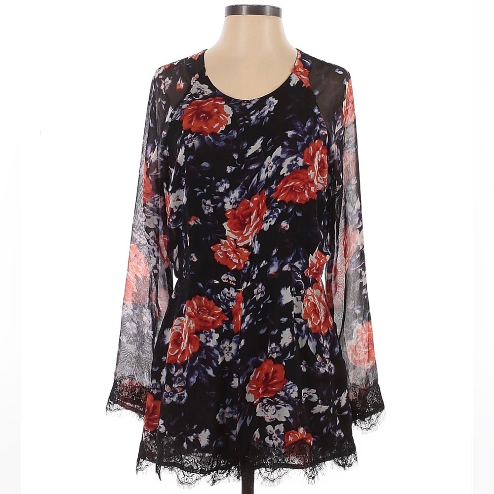 Love Sadie Floral Romper Size Medium